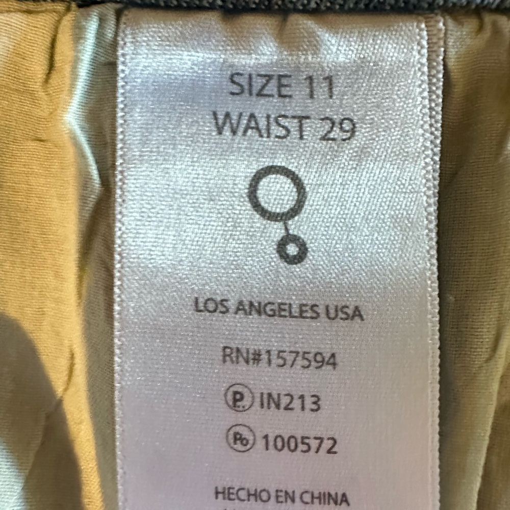Insane One High Rise Distressed Jeans Size 11 - Picture 9 of 9